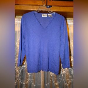 Kathie Lee shirt, very pretty blue! Size L